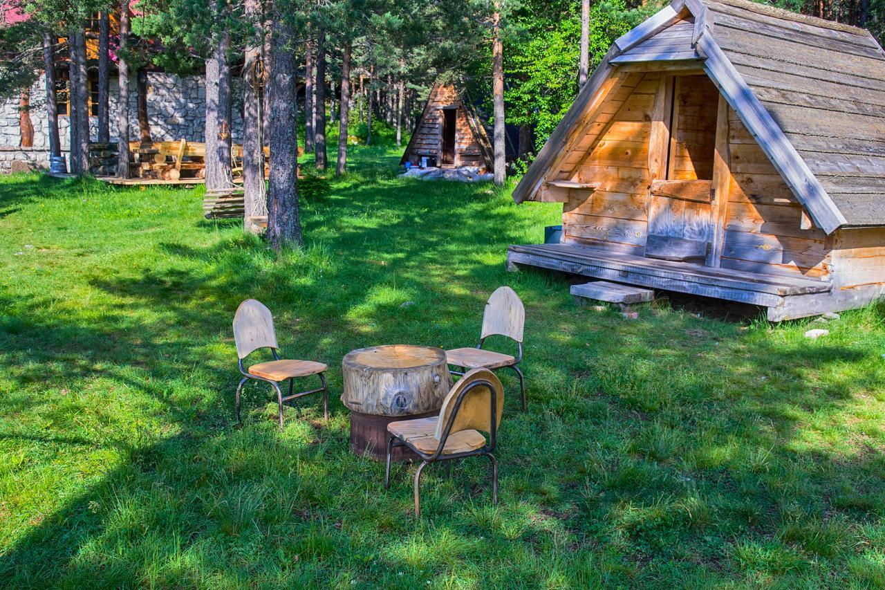 Eco Camp Chalets Pod Gorom Žabljak エクステリア 写真