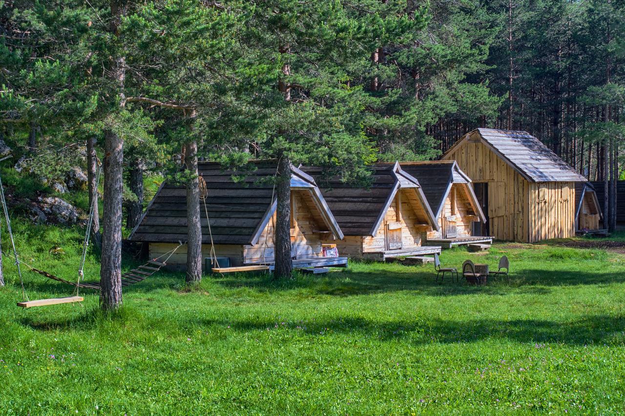 Eco Camp Chalets Pod Gorom Žabljak エクステリア 写真