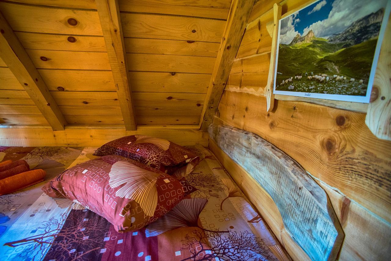 Eco Camp Chalets Pod Gorom Žabljak エクステリア 写真