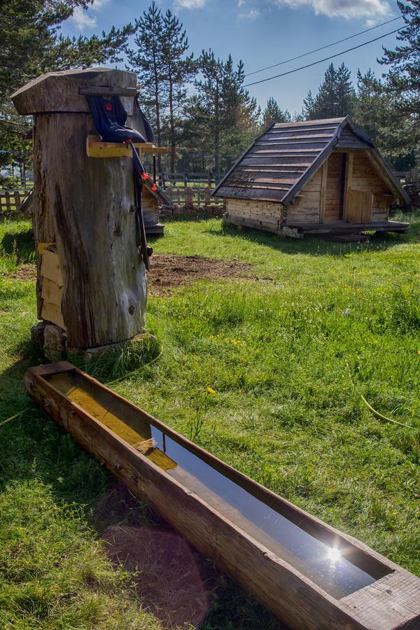 Eco Camp Chalets Pod Gorom Žabljak エクステリア 写真